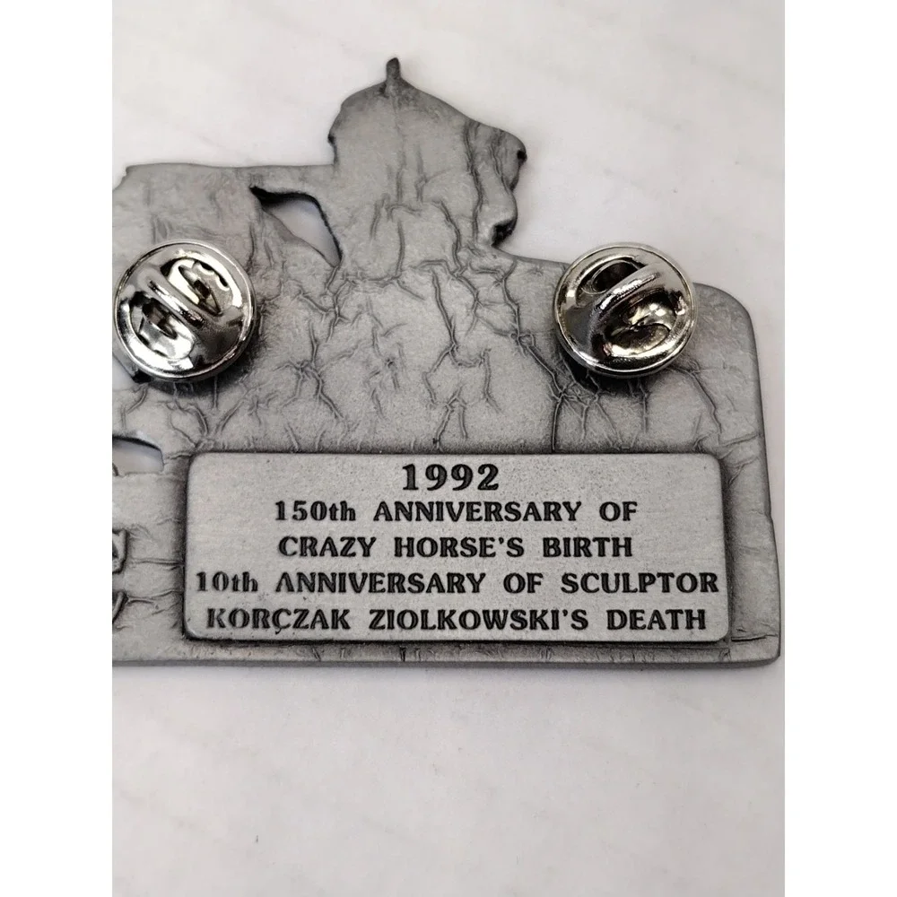 Vintage Crazy Horse Pewter Lapel Hat Jacket Pin KORCZAK Anniversary 1992 150TH